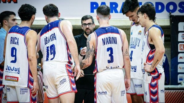 En el cuarto punto de la serie, Jujuy Básquet cayó 74 a 72 contra Villa San Martín, lo que igualó la llave 2 a 2 y termina forzando un quinto y definitivo partido.