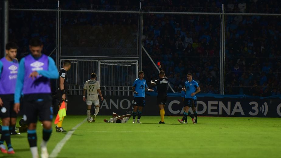 Belgrano: la filosa frase de Zielinski por la expulsión y qué le dijo Rigoni al árbitro