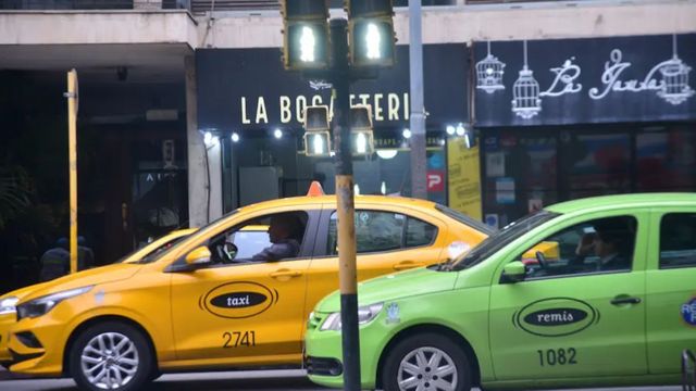 Subió la tarifa de taxis y remises en Córdoba.