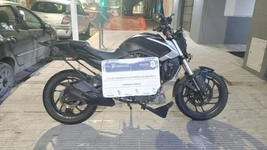 Robaron una moto en Punta Alta y fueron detenidos en Bahía Blanca