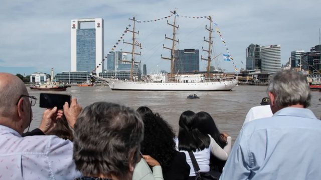 Zarpó la fragata ARA "Libertad"