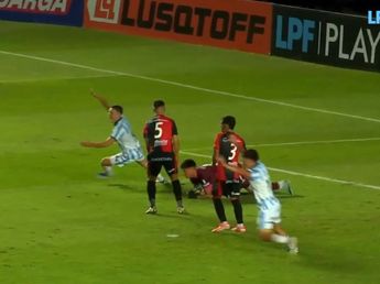 Racing de Nueva Italia: el increíble "siga, siga" del árbitro, en la derrota con Colón