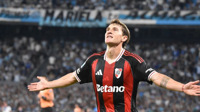 Festejo de Colidio en Racing - River