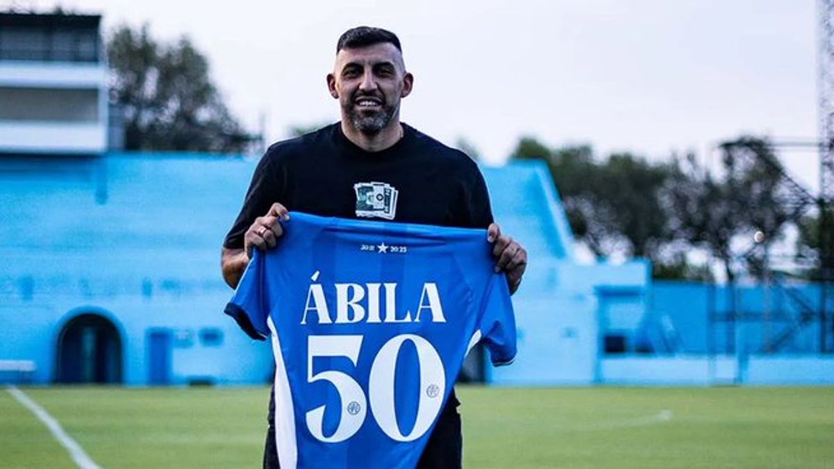 Estudiantes de Río Cuarto pasó la escoba y apartó a Wanchope Ábila y otros jugadores de su plantel