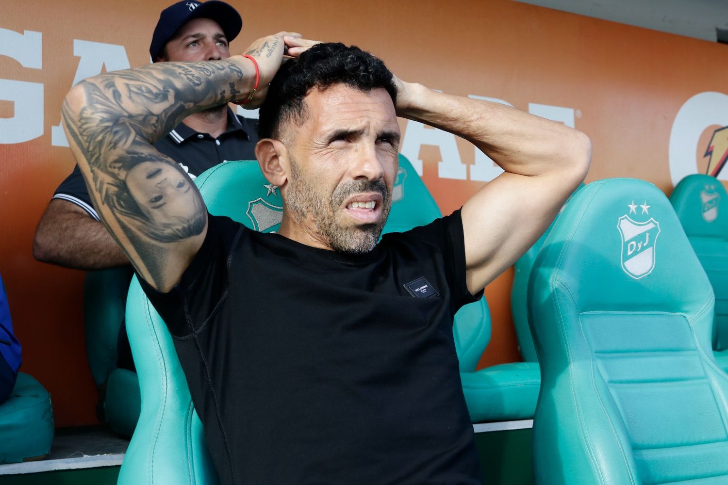 Carlos Tevez dirigió a Talleres en Florencio Varela, pero a la conferencia de prensa fue Pablo Pérez.