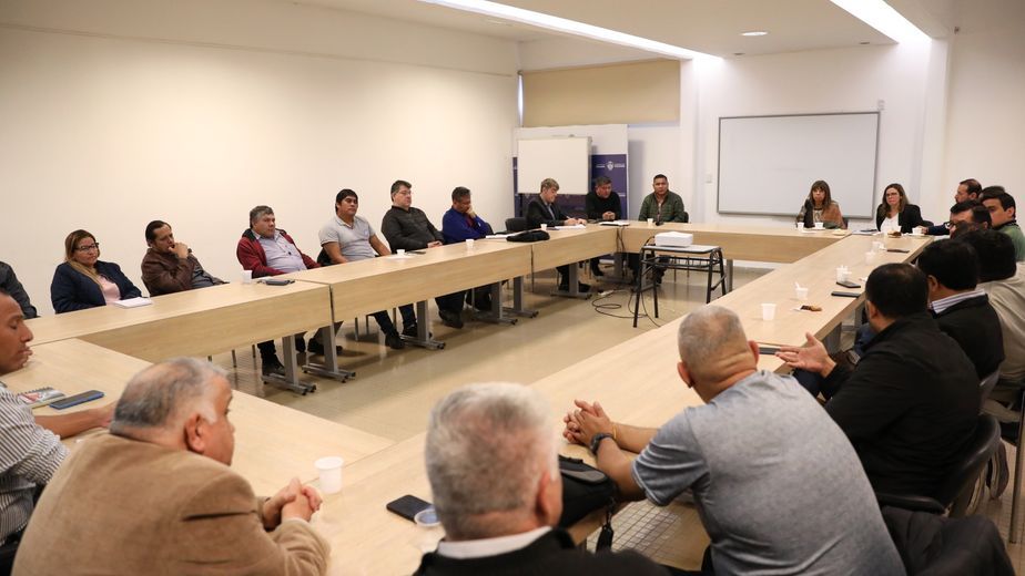 Docentes y estudiantes de escuelas técnicas, agrotécnicas y centros de formación fueron reconocidos por su intervención en las zonas inundadas.