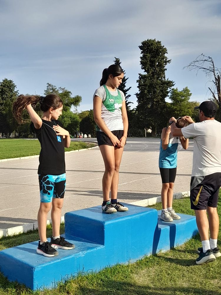 Atletas de AUPA participaron del torneo desarrollado en Las Tres Villas con motivo del aniversario de la ciudad de Bahía Blanca.