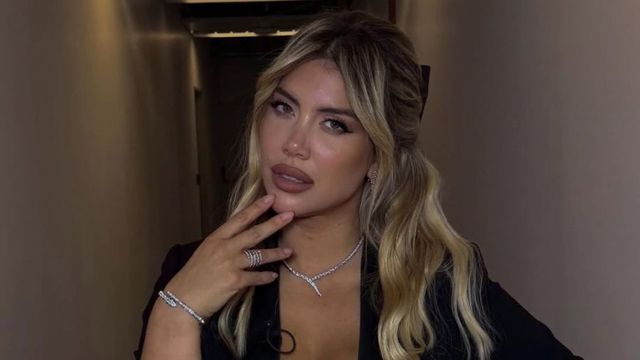 Wanda Nara reapareció con un look total denim y marcó la tendencia de la temporada de otoño