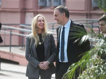 De la mano de Karina, Adorni reapareció en una actividad pública mientras avanza la causa judicial