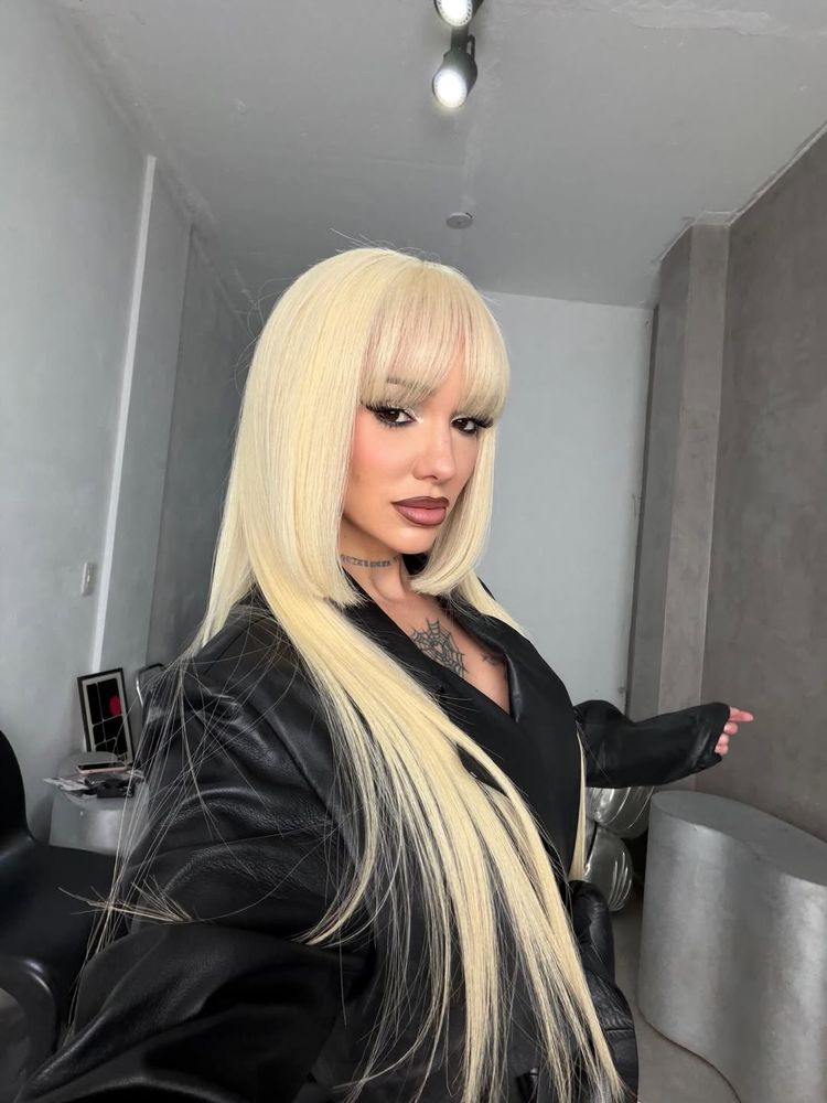 La Joaqui se la jugó con un cambio de look y se convirtió en tendencia con el color rubio platinado