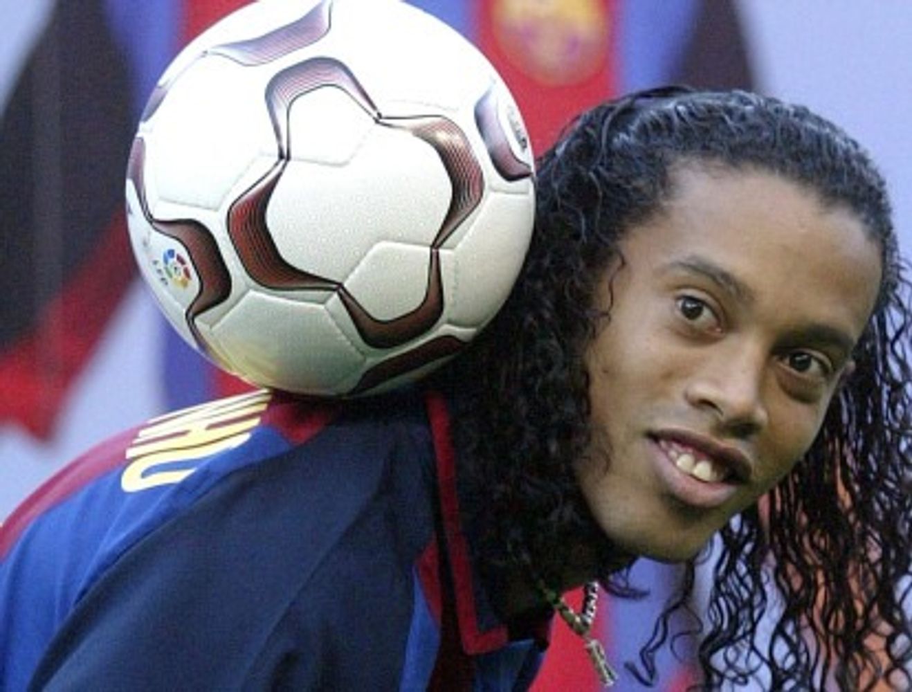 La miniserie de Netflix recorre la carrera de Ronaldinho con material inédito y acceso exclusivo.
