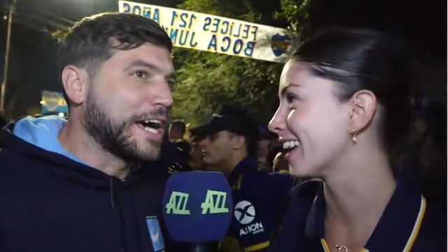 Nicolás Luaces y la hincha de Boca.