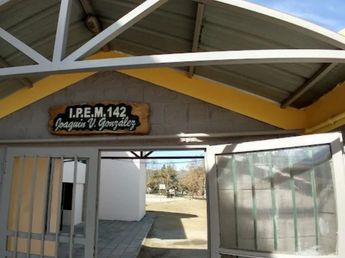 Una amenaza de tiroteo en una escuela de Córdoba desplegó un operativo policial: "Mañana..."