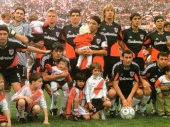 Fue figura de River, el consentido de uno de los ídolos de Boca y recordado por una insólita bandera