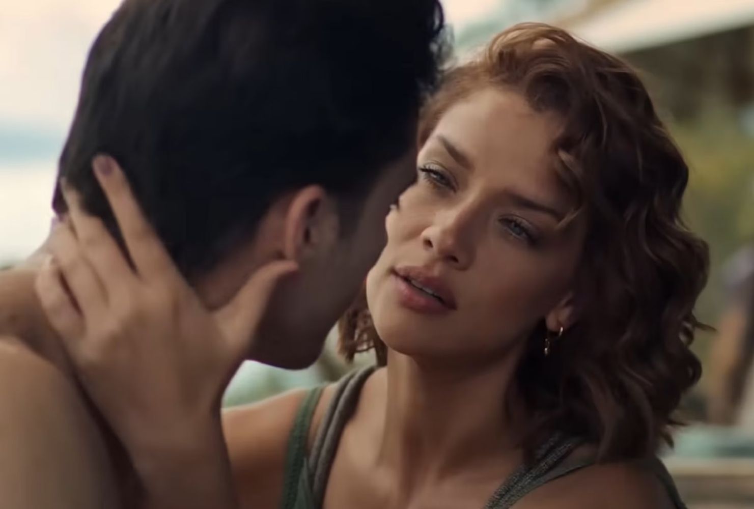 Los nuevos episodios exploran relaciones marcadas por el deseo, el engaño y la desconfianza.