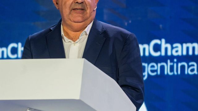 Raúl Jalil presentó en AmCham la estrategia de diversificación productiva de Catamarca.