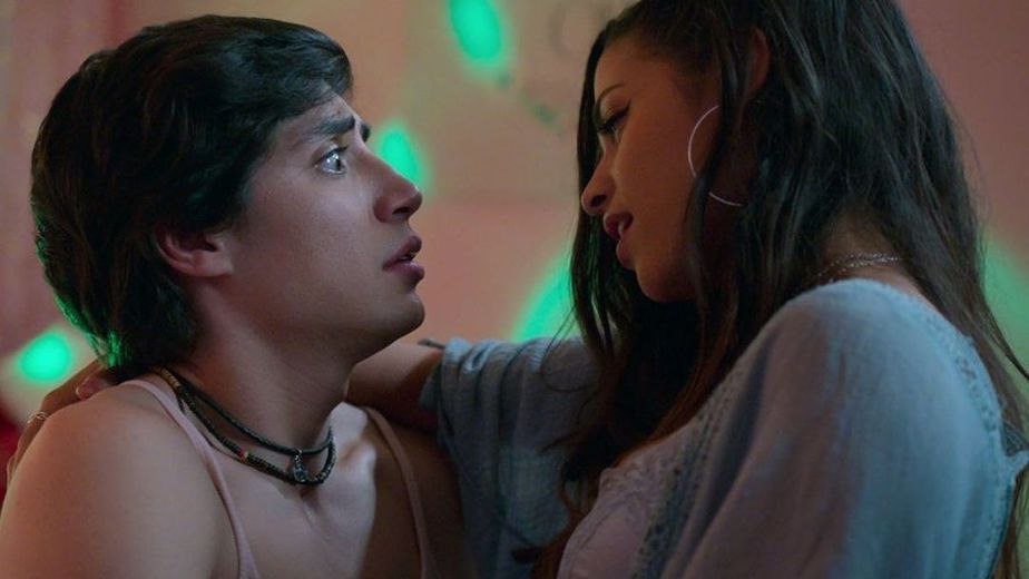La película mexicana de Netflix que está subiendo la temperatura con una historia sin filtros