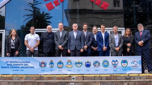 Representada por su presidente Federico Gatti (centro), la Unión Industrial de Jujuy (UIJ) participó en la 57ma sesión plenaria del Parlamento del Norte Grande Argentino, en San Miguel de Tucumán.