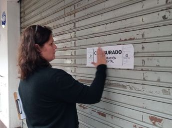 Misterio en contenedores de Córdoba: la insólita razón de la clausura de dos locales