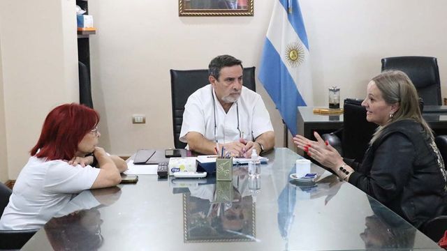 El encuentro permitió abrir una instancia de articulación entre el sistema sanitario y un colectivo que trabaja en orientación y contención de familias.