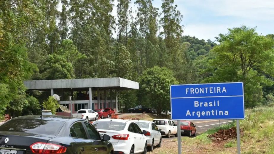 Buscan extender horarios en pasos fronterizos con Brasil e incorporar reconocimiento facial