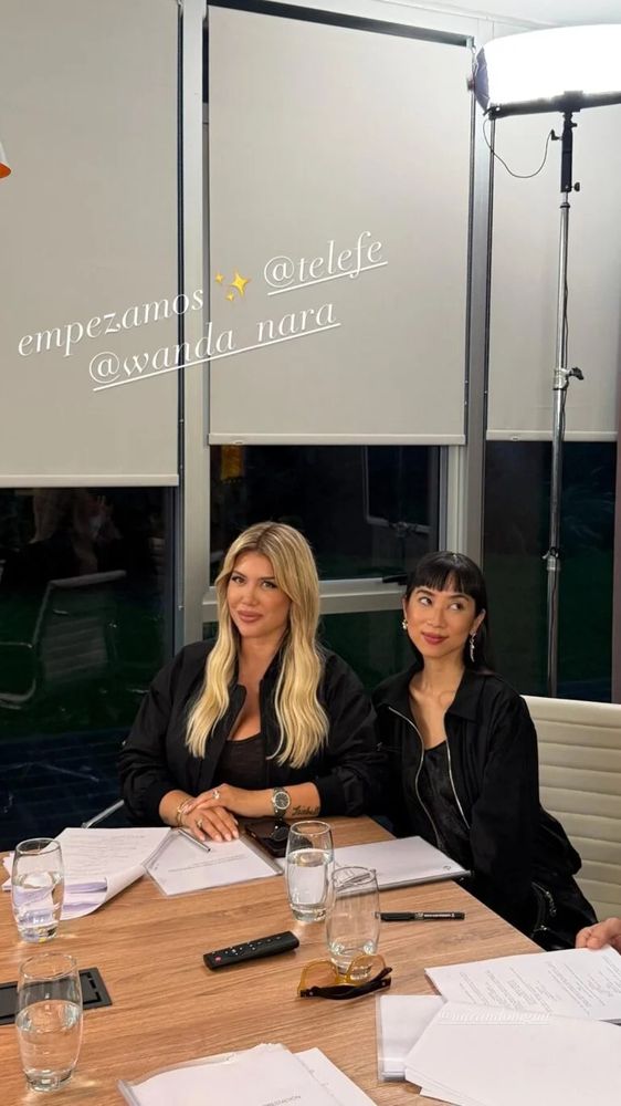 Débora Nishimoto junto a Wanda Nara.