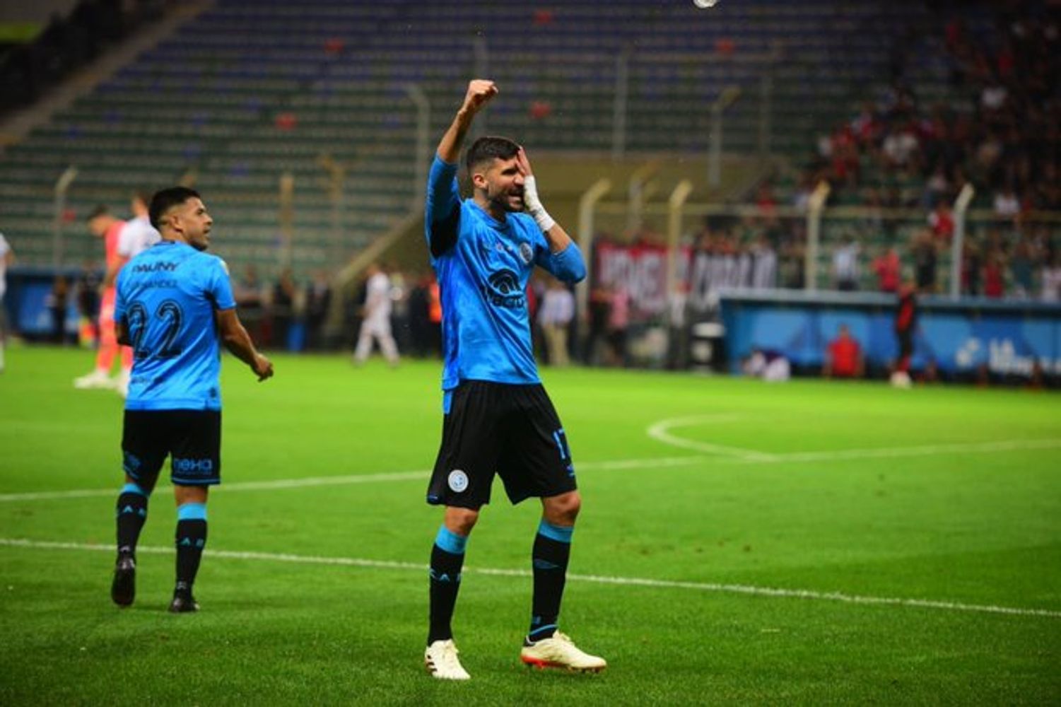 ¿El clásico Belgrano-Talleres en los playoffs? Lisandro López dio su opinión.