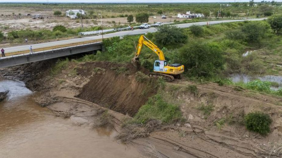 Obras en La Madrid: intervienen el río Marapa y la Ruta 157