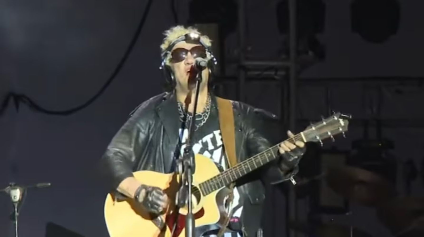 Tras su exitoso paso por Córdoba, Pity Álvarez consolida su regreso a los escenarios de cara a su esperado concierto de mayo en Rosario.