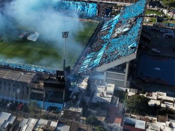 Quiso entrar a ver a Belgrano con un carnet falso y terminó detenido tras golpear a un empleado