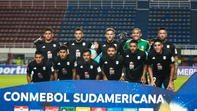 Riestra, rival de Talleres, viene de jugar en Copa Sudamericana. Está último, al igual que en el Apertura. Y no ganó en ninguna de las dos competencias.