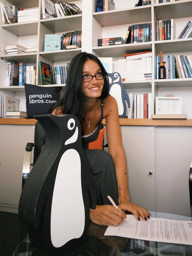 Oriana Sabatini trabajó junto a la editorial Penguin Random House para la publicación de su primer libro.