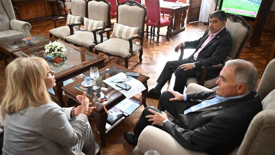 Provincia y Municipio avanzan con obras para mejorar servicios en la capital