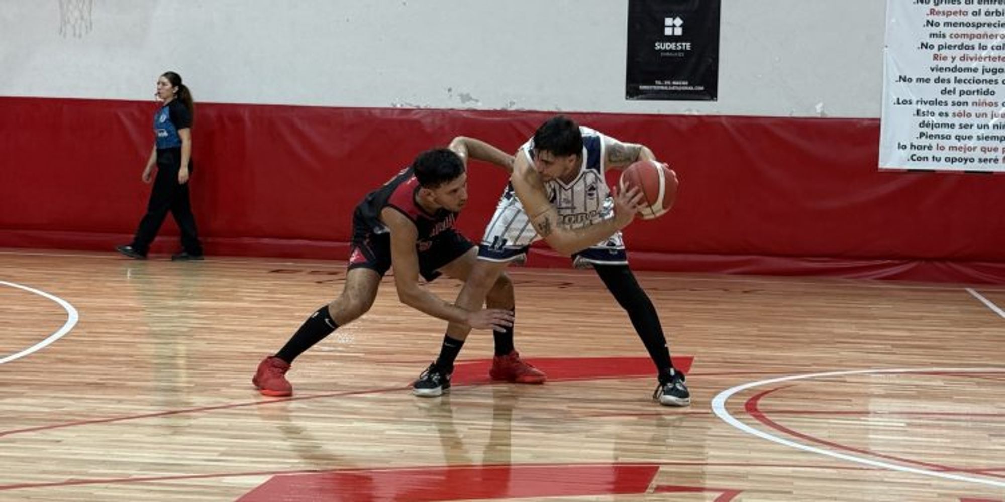 Comandante Espora ganó su primera partido de la temporada. 