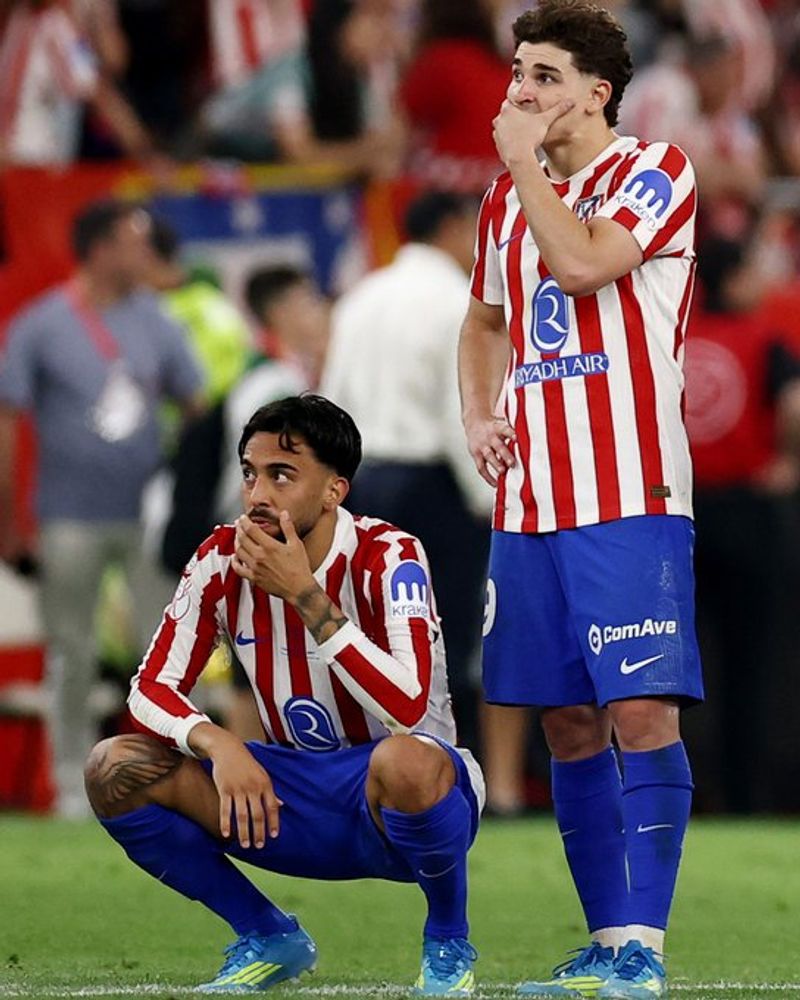 La decepción de Julián Álvarez. Falló en un penal y el Atlético Madrid perdió la final de la Copa del Rey.