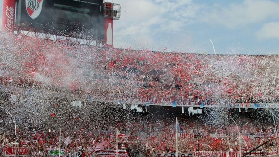 Para los libros del fútbol argentino: el recibimiento de River en el Superclásico con Boca