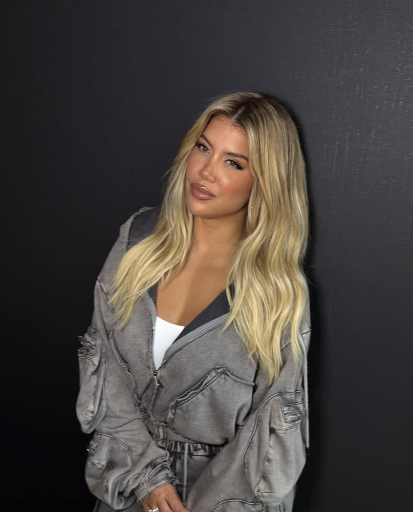 Wanda Nara reapareció con un look total denim y marcó la tendencia de la temporada de otoño