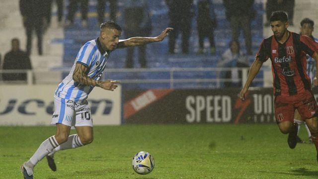 Ganó Racing, gol de Ricardo Centurión y Nueva Italia está feliz.