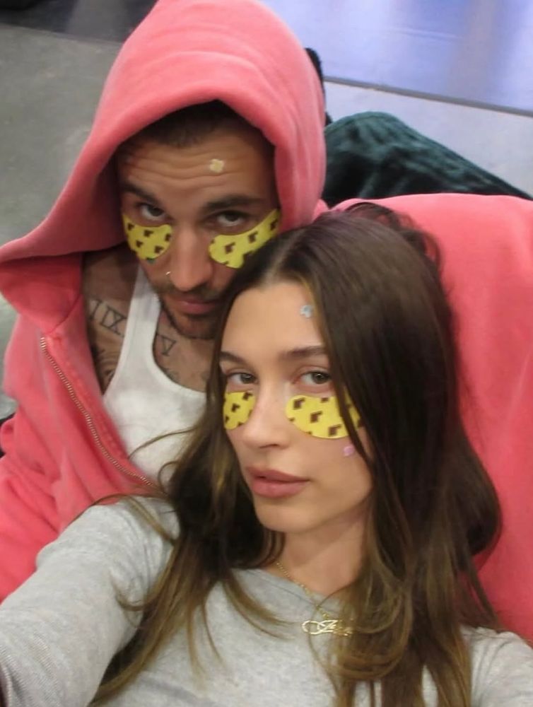 Justin diseñó los parches para Rhode, la marca de su esposa Hailey Bieber.