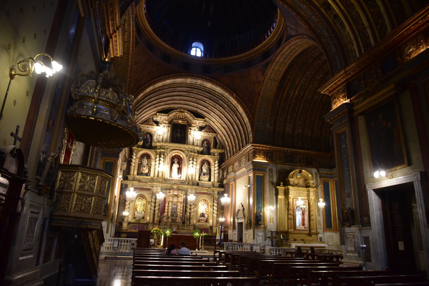Los años de Jorge Bergoglio en Córdoba, en la Compañía de Jesús.