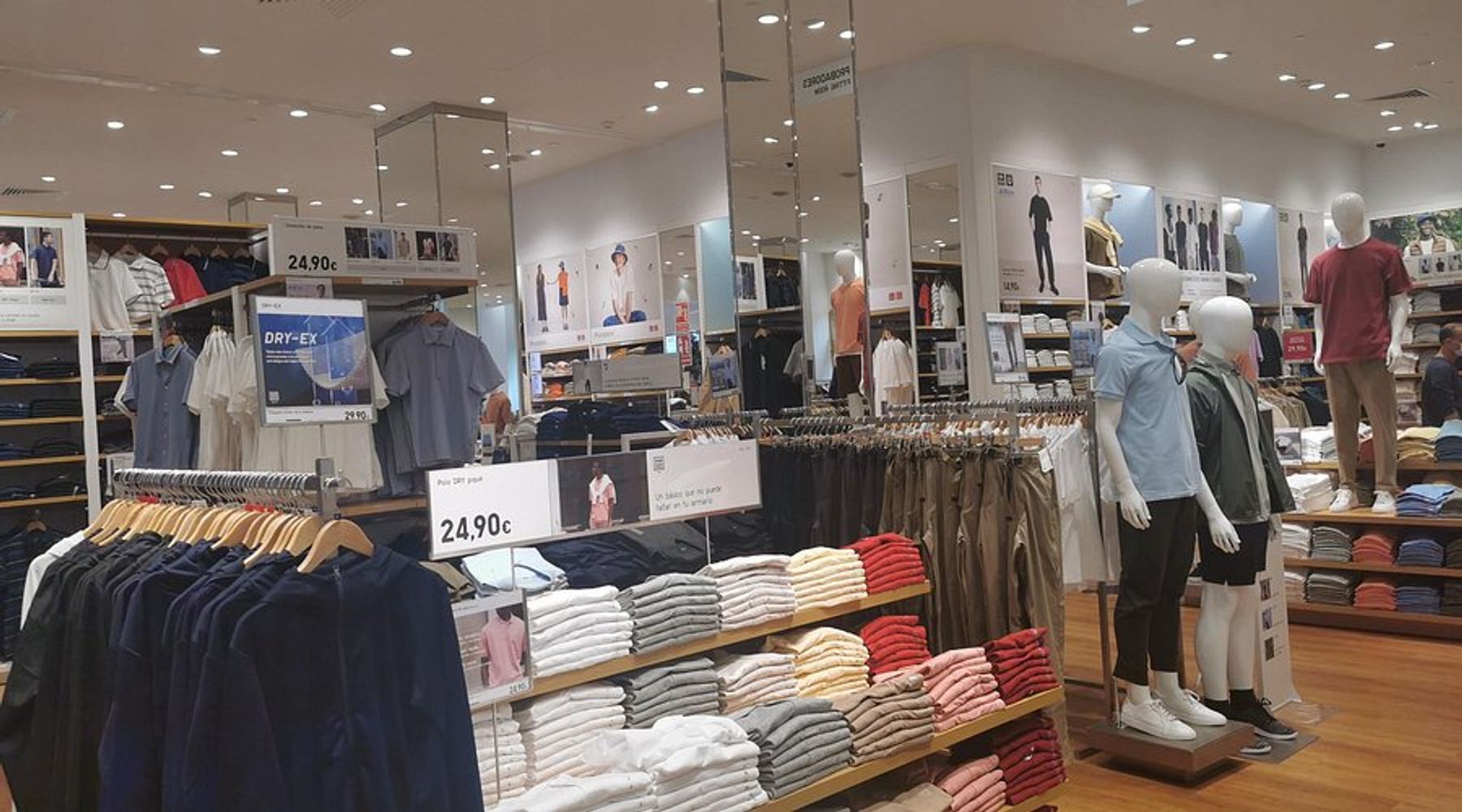 Uniqlo.