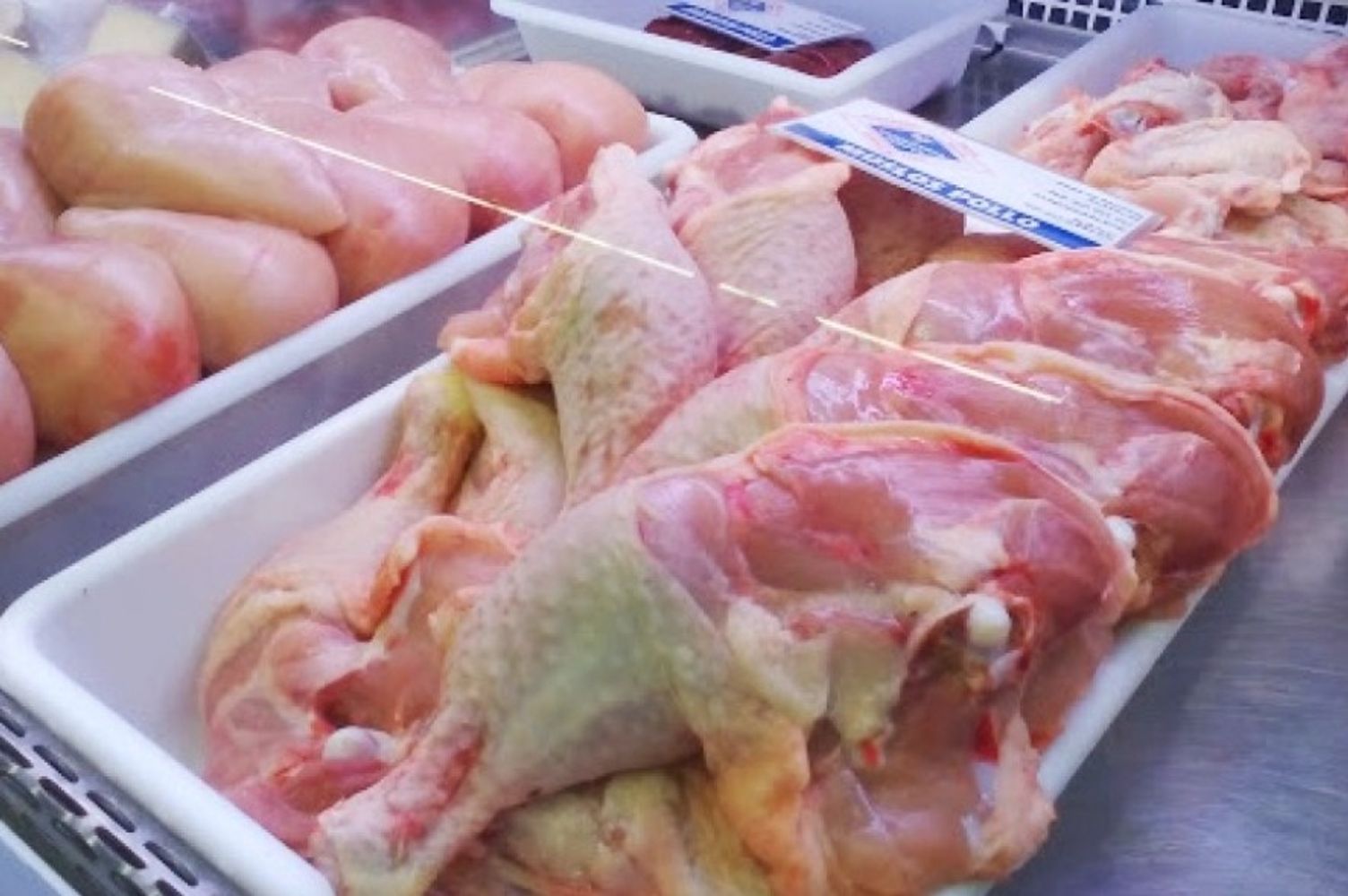 Por qué no hay que pedir solo pechuga de pollo en la carnicería, según un especialista
