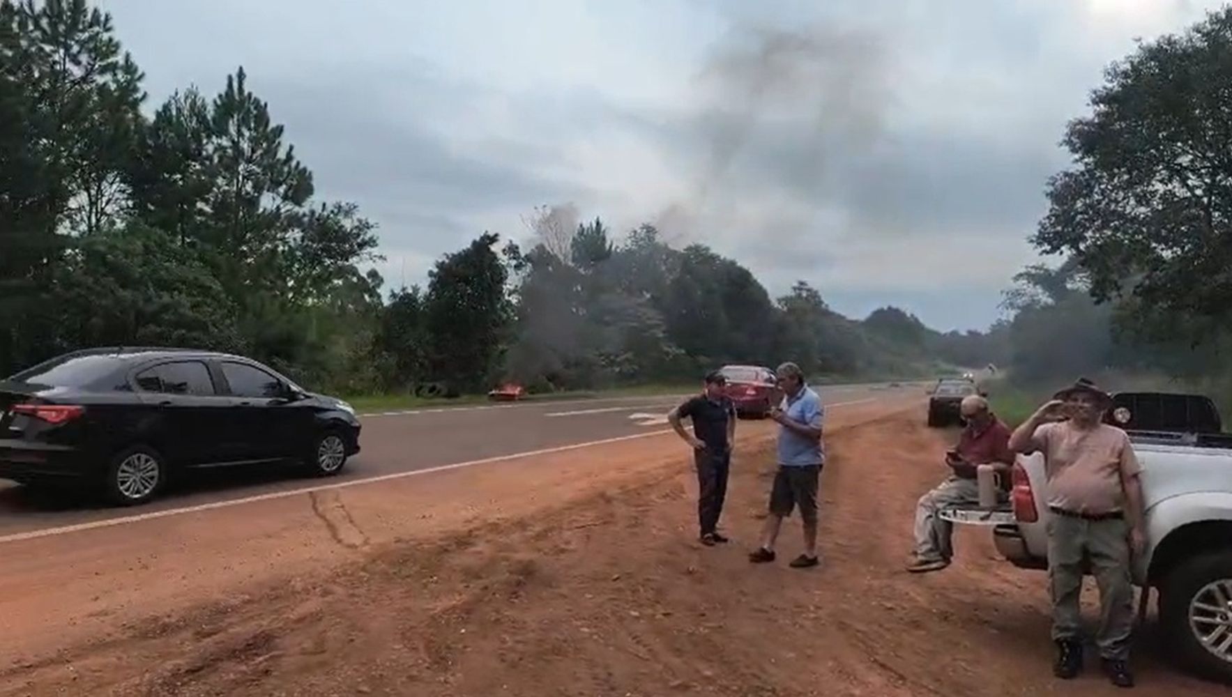 Crisis yerbatera en Misiones: productores y tareferos cortan rutas por bajos precios y salarios.