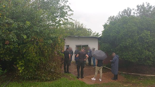 Garupá: detuvieron a una mujer por la muerte de un hombre de 89 años y hallaron droga en el lugar.