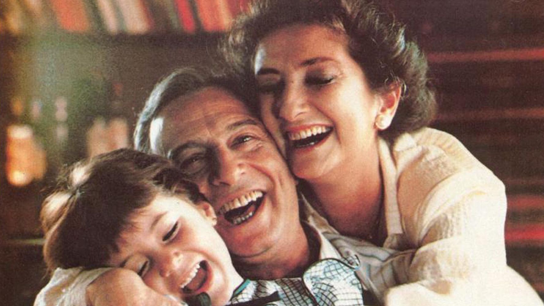 Fue el primer cineasta en ganar un premio Oscar para la Argentina con su impactante ópera prima.