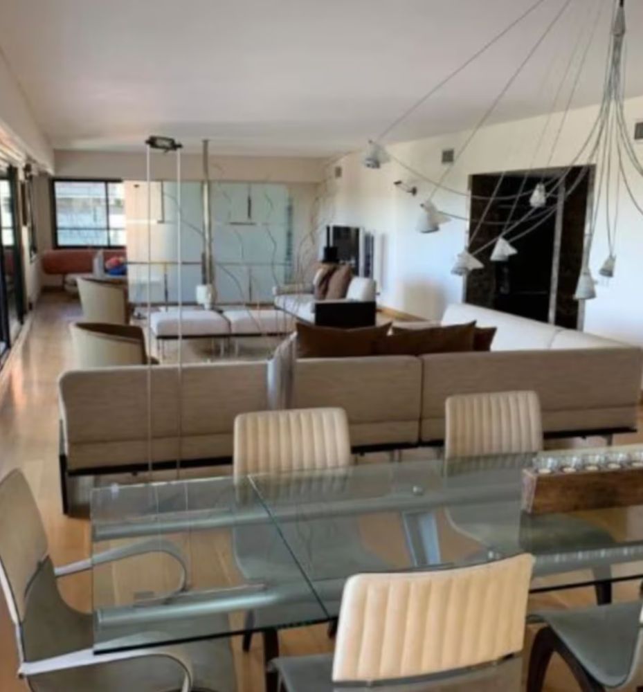 Se filtraron fotos de la casa de Guillermo Francella
