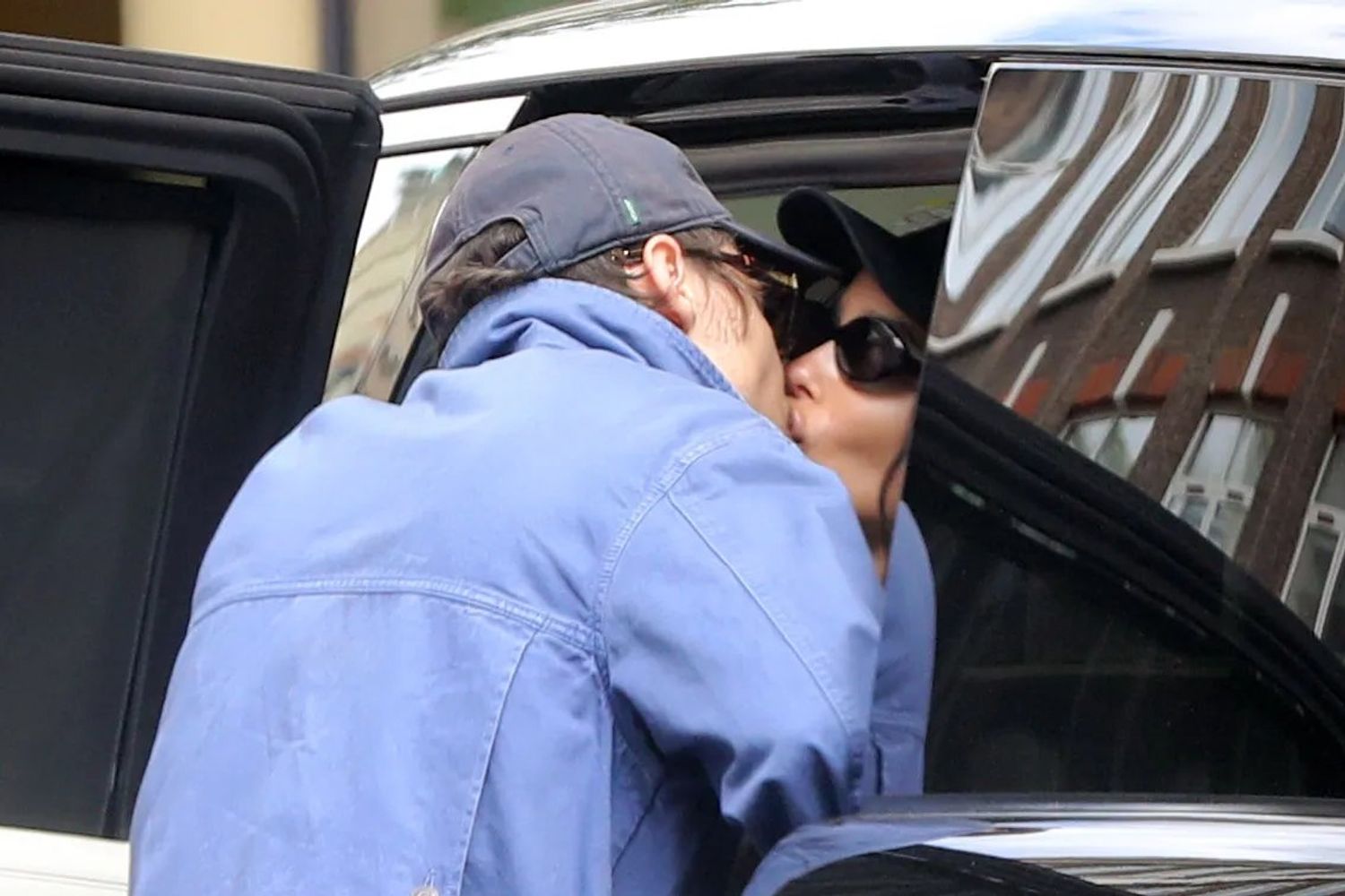 ¿Se casan? Harry Styles y Zoë Kravitz a los besos en Londres y un anillo que despertó rumores de compromiso