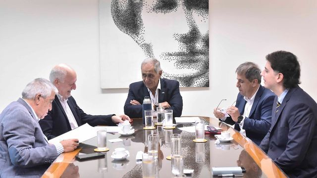 Durante la reunión se abordaron pedidos de informes y continuó el seguimiento del esquema tarifario que se discute con la distribuidora EDET.
