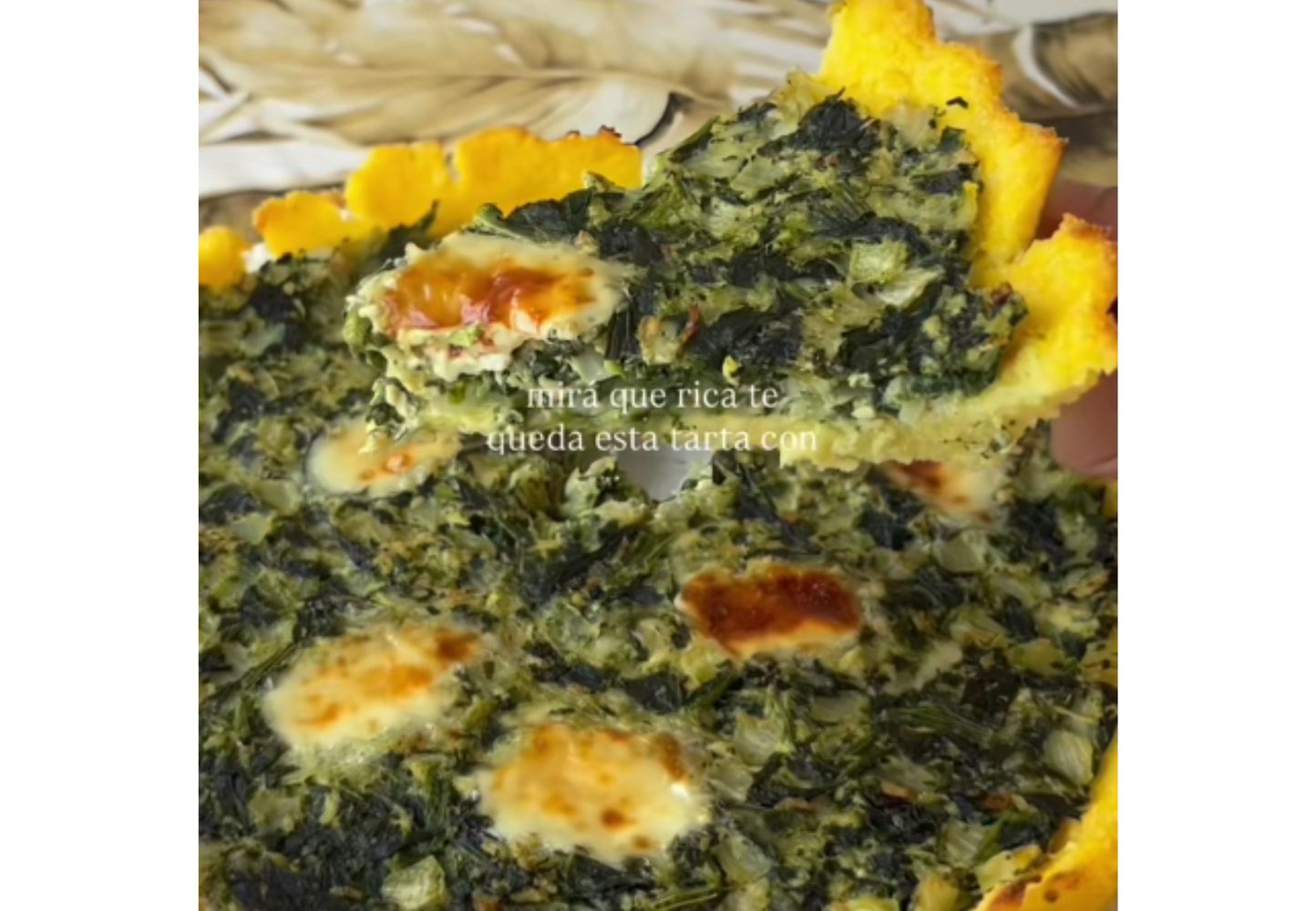 Tarta con base de polenta.