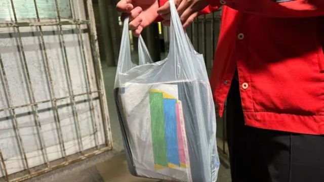 El Ministerio de Educación de la Provincia de Córdoba habló del uso de bolsas transparentes en las escuelas.